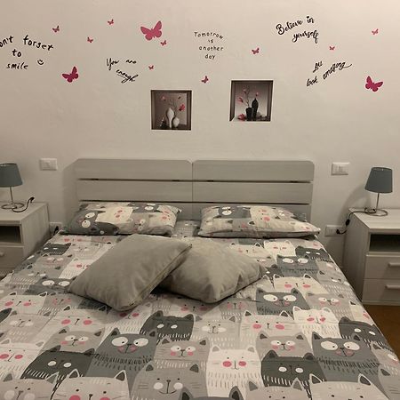 La Casa Di Ale-Appartamento Nuovissimo Milan Bagian luar foto